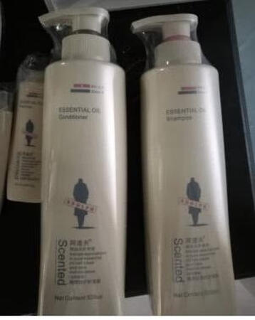 别人介绍的，说这种洗发水好，以前一直用其它牌子，这次也买一套用用试试，用了一次效果不错，挺清香的，下次有优惠继续屯