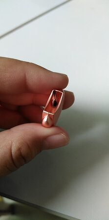 还行吧，跟图片没什么差别，就是那个壳里面有点丑