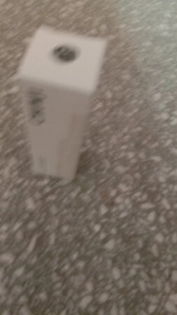 说好了买一送一，都是骗人的。就一瓶，赠品也没有