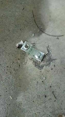 确定是个好工具，钉的比较稳固，声音确实比较轻的，和以前哪些老款比声音要小很多，感觉超值，配送的损耗件留着更换，卖家有全套的视频可以向客服索取，我照着视频拆了又装回去了。服务真周到，有同行需要一定介绍