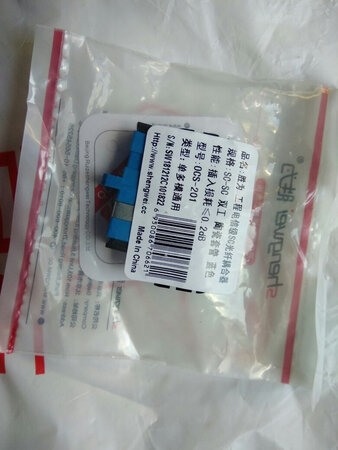 兼容性能：购买的光纤耦合器兼容性很好，插入就可以使用。
产品性能：光纤损耗不高，损耗较小。
产品质量：整体质量还可以，满意