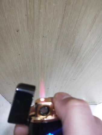 给男朋友买的一款打火机，这样就不会丢了，男朋友真心喜欢哈哈哈
