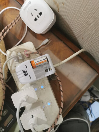 回来用一次，充电器不能用了，质量太差，还让把充电器发回去检测，扯淡！还不够运费。扔了，钱当喂狗了。