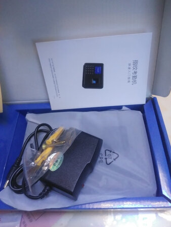 识别速度:速度快,指纹灵敏
产品外观:小小一台很方便
操作难易:简单操作,易懂
屏幕效果:显示清晰