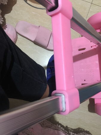 还没有拉几天 拉杆就坏了，