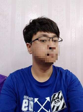 都是用真发做的 很自然 发质不错 很容易打理 值得购买 戴着帅气