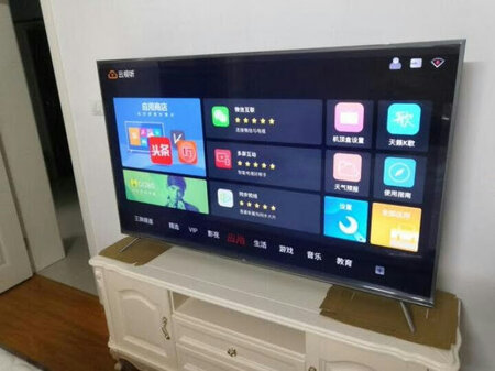 老品牌值得信赖。图像清晰，声音平稳。运行快。四k超高清防蓝光护眼。京东上购买。送货快。货到安装安装师傅服务态度很好。很满意的一次购物。
