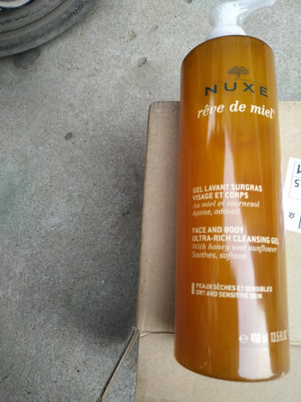 洗面奶已到物流还算快，包装完整。还没用呢，不知道效果，用过再来评价。
