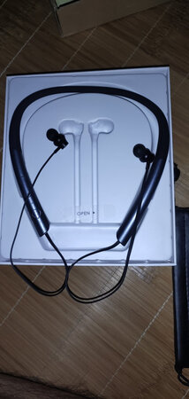 做工质感：做工完美   好看
音质音效：HiFi清晰   声音完美  也很大声
舒适度：佩戴舒适   很好
续航能力：超完美   可以听十**个钟头
其他特色：二次购买了   就是好才会来   可能有人会觉得我是托儿吧    但是我身正不怕影子歪    这产品会证明我说的话