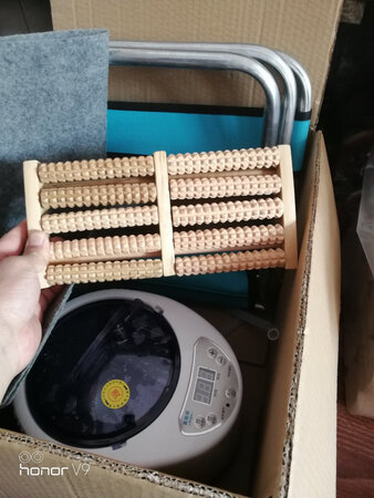 看着还可以，使用还是比较方便，用用再说。送货有点快。