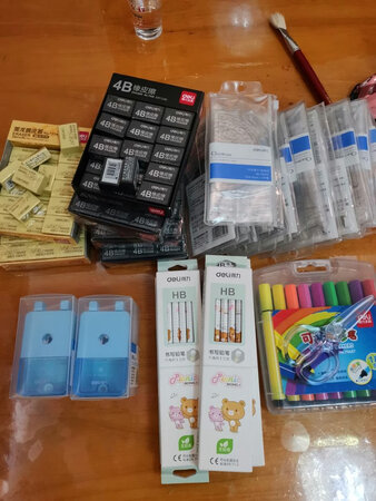 买文具一直都是在京东，方便实惠，物流快，得力文具好用。