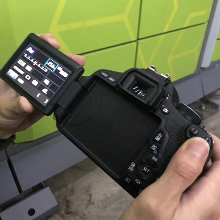 相机很新 没有任何质量问题 客服态度也很好 十分值得入手！！！