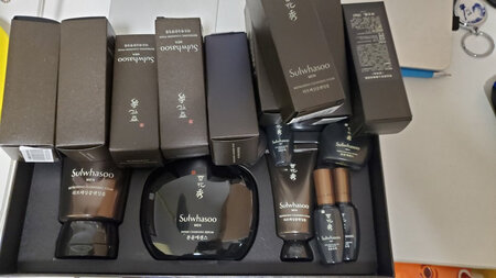 赞，刚落地，拆开看，满满！以前用过这个款的洗面奶，好用