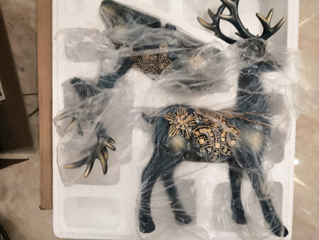 包装完好无破损，制作精良，如果再带大一点就好了。