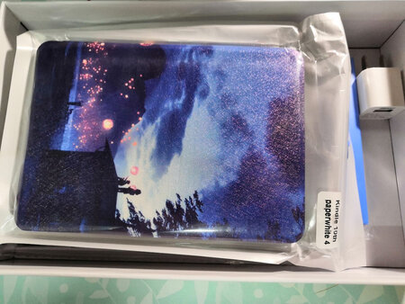 终于到啦！礼盒装很惊艳呢，良心卖家送了很多赠品，东西都非常棒！
