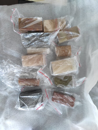 商家发货与商品描述不符，商品上说的是16颗套装，却只给我发了12颗，