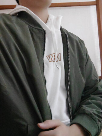 不用多说，a21我都买了上千块，舒服好看