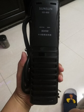 看了很久，也关注了不少品牌，最终还是选择了森森品牌，森森老品牌了，鱼缸也是森森的！这次买的是800w的款式，效果杠杠滴，温度显示直观明了，温度设置简单明白，在缸外就能设定温度，太人性化了！大品牌就是好，值得信赖！
店家服务到位，耐心解答我提出的问题，推荐给我这款好产品！下次一定再光临！