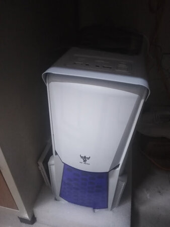 主机看的很好，就是没钱买显示屏了，性能不知道