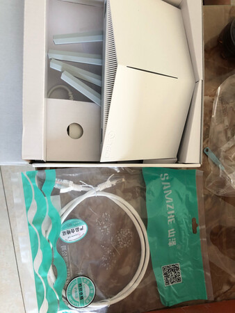 外形外观：外观看着和图片一样，
操作难易：操作简单，
信号很稳定，以前百兆的太慢了，换个千兆的，测试了一下网速，很快。很不错。双十一买的，还更便宜。