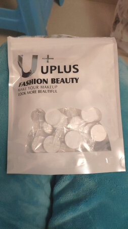 贴合效果：很不错，剪裁合理
产品质感：有点蚕丝的感觉，还是可以的