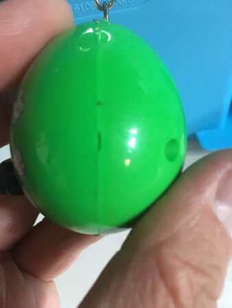 偷梁换柱！跟打广告照片的质量截然不同！做工太粗糙！19.9两个 包邮 扣除运费十元，一个五元的塑料粗糙小玩具！没太大的坏，裂，能玩！！！
