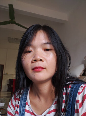 产品质感：顺滑
产品颜色：非常明亮好看
持久效果：防水，吃东西也不掉
适合肤色：都适合
