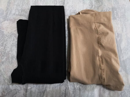 等着穿的，第二天上午快递就到了，小哥还送上门，服务杠杠的，袜子厚度密度正适合这个天气穿，现在已经穿过几回洗了一水，质量真不错，没坏也没有所谓的拉丝，浪莎这个也是老品牌了，超市里面一双都要三十好几块钱，而且还是很薄的那种，买到这个真心是赚到了。