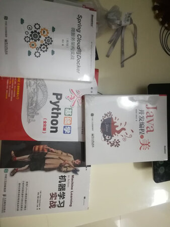 一次性买了好几本，纸质不错，摸起来很舒服。