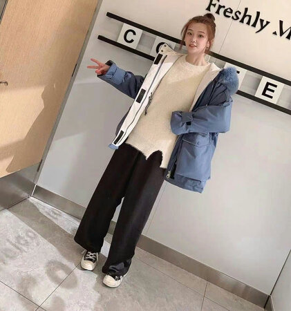 衣服质量非常好，发货快，厚实柔软，毛领好！喜欢，朋友还问我哪里买的她也要买，真的是物美价廉，超级推荐！