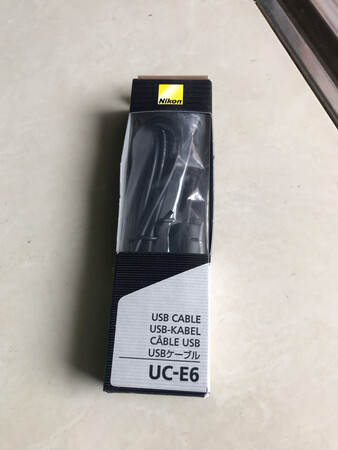 带包装的原装正品数据线，质量好，物流快。