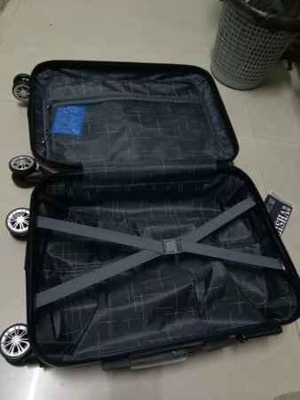 行李箱很满意，这次老婆旅行应该很顺利。