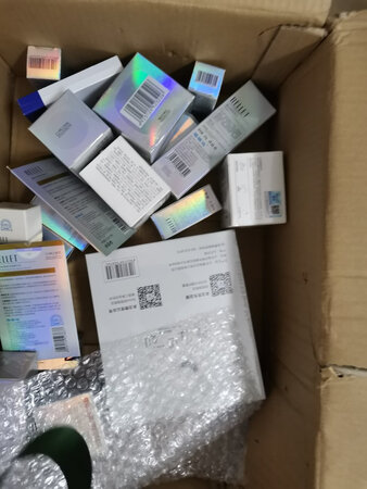 来回购的，真的有变白一点哦，继续坚持用用。国货也可以很棒