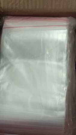 密封效果：好
容量大小：很好
抽气体验：非常好
厚薄程度：刚刚好