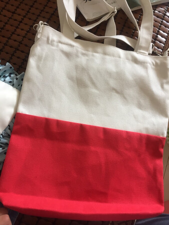 包很可爱，布也很厚实，喜欢?。就是物流慢了点