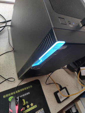 收到机子，还是满意，没想到还有赠品，漂亮的键盘和鼠标。