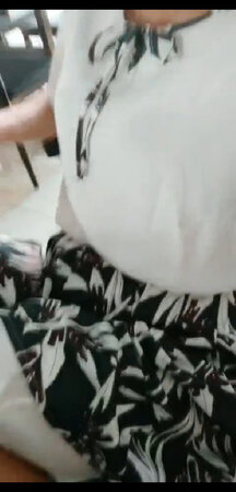 衣服收到，质量很好，和描述的一样，老婆很喜欢！下次还来