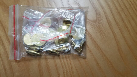 实际产品比图片的大，按上后不担心碰倒了。比较满意