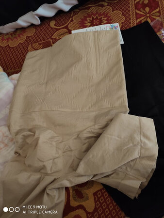 收到了虽说有点晚但是裤子还不错很喜欢质量也好，问的客服买的中码
