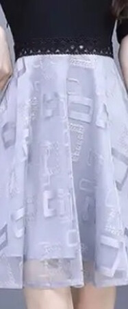 衣服质量不错，摸上去手感不错，上身效果也挺好