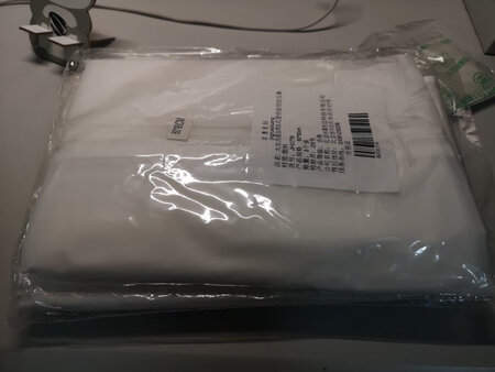 这次双十一期间买的衣服防尘罩，这个防尘罩真的蛮不错的，可以很好的防灰尘，与卖家描述的完全一致，非常满意,真的很喜欢，完全超出期望值，发货速度非常快，包装非常仔细、严实，京东快递服务态度很好，运送速度很快，很满意的一次购物。希望以后每次都能有这样的购物体验。