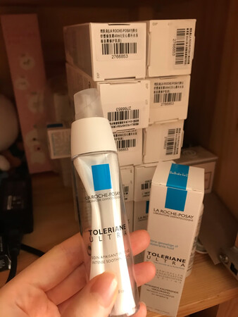 直接上图感受一下我满满的爱意。 今年就用理肤泉了，以后过敏好了也会继续用他。谢谢京东给我这么低的价格买到正品，不容易啊。大家也可以抓紧机会囤一点货，小宝宝和自己都可以用的。希望有更多好价来袭，越做越好！