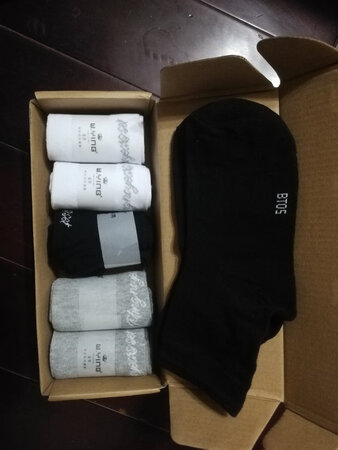质量很好，物流也很快，下次继续购买这个袜子?