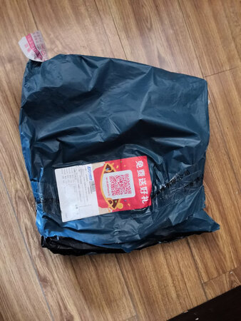 面料、质量、颜色都不错啊，就是快递差点。
