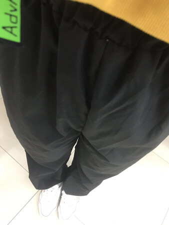 失望失望失望 太失望了 裤子穿着太难看 就像乡巴佬进城一样