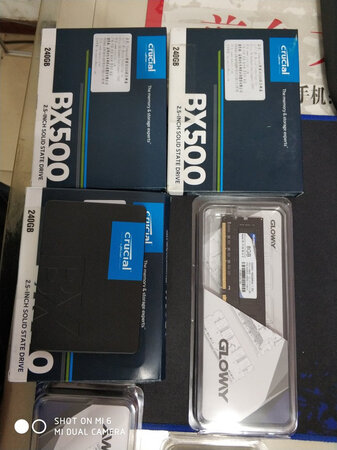 英睿达bx500检查了下是正品，缓内读500左右，写也是500左右，够用了，做个系统盘是可以的，一般也用不到缓外速度，平常用看这价格还要啥自行车????，重负荷用了还是建议买企业级的固态硬盘，