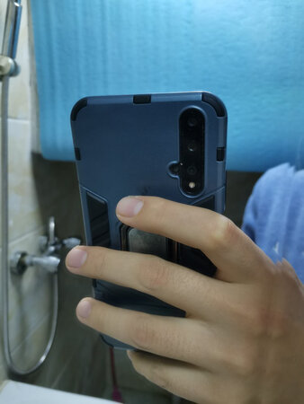 现在来京东购物真的是越来越方便了，当天下的单第二天就送到手里了，京东的快递员服务热情又体贴，每次都尽心尽力的把货物亲自送到家里面，此商品比较喜欢，很满意的一次购物。这家东西很不错，下次还会再来这家买的。