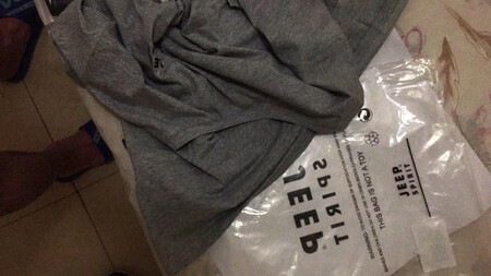 衣服质量不错 一分钱一分货 手感很好 瘦人穿L码显大