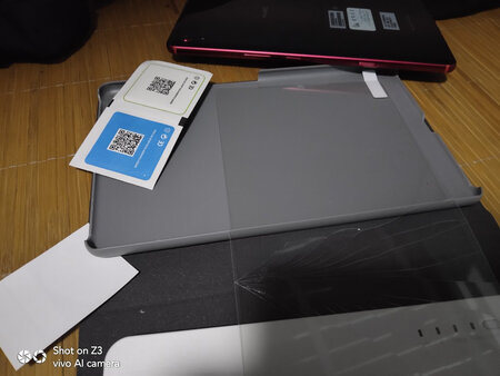 没有高能版的开口我可以理解我买错型号了，但是钢化膜过来就是裂开的我就很难受