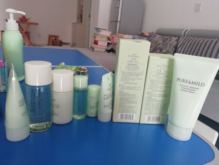 买一套送一套中样一套小样，很划算，还没开始用，但相信老牌子